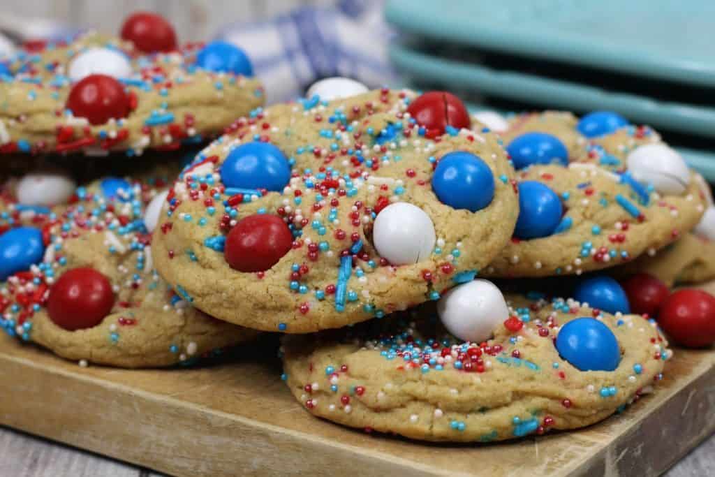 How to make 4th of July cookies with M&Ms