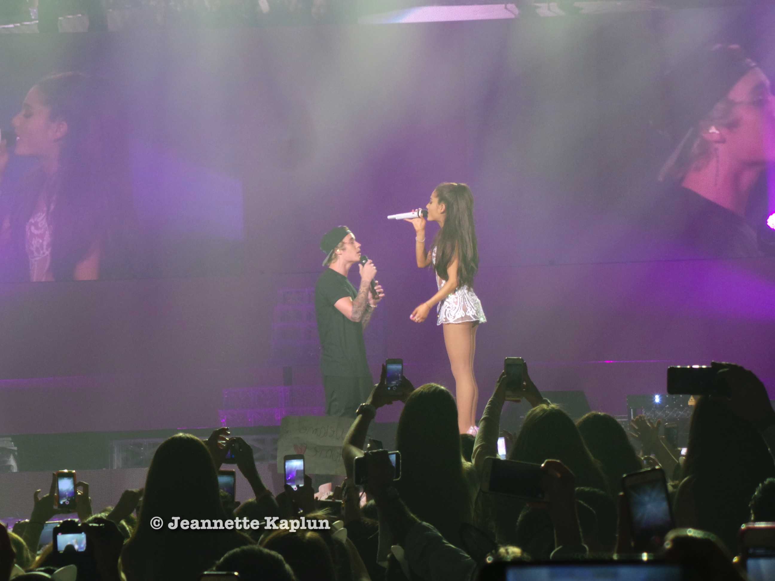 Great photos and video from Ariana Grande’s Miami concert with Justin Bieber