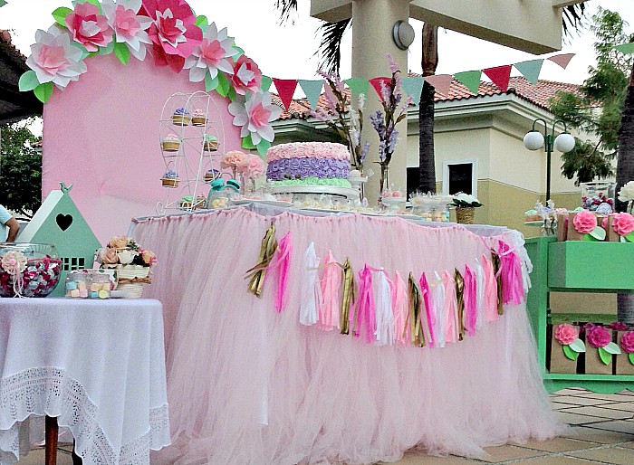 planning a baby shower on a low budget