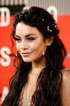 How To Get Vanessa Hudgens’ Hair In 4 Easy Steps