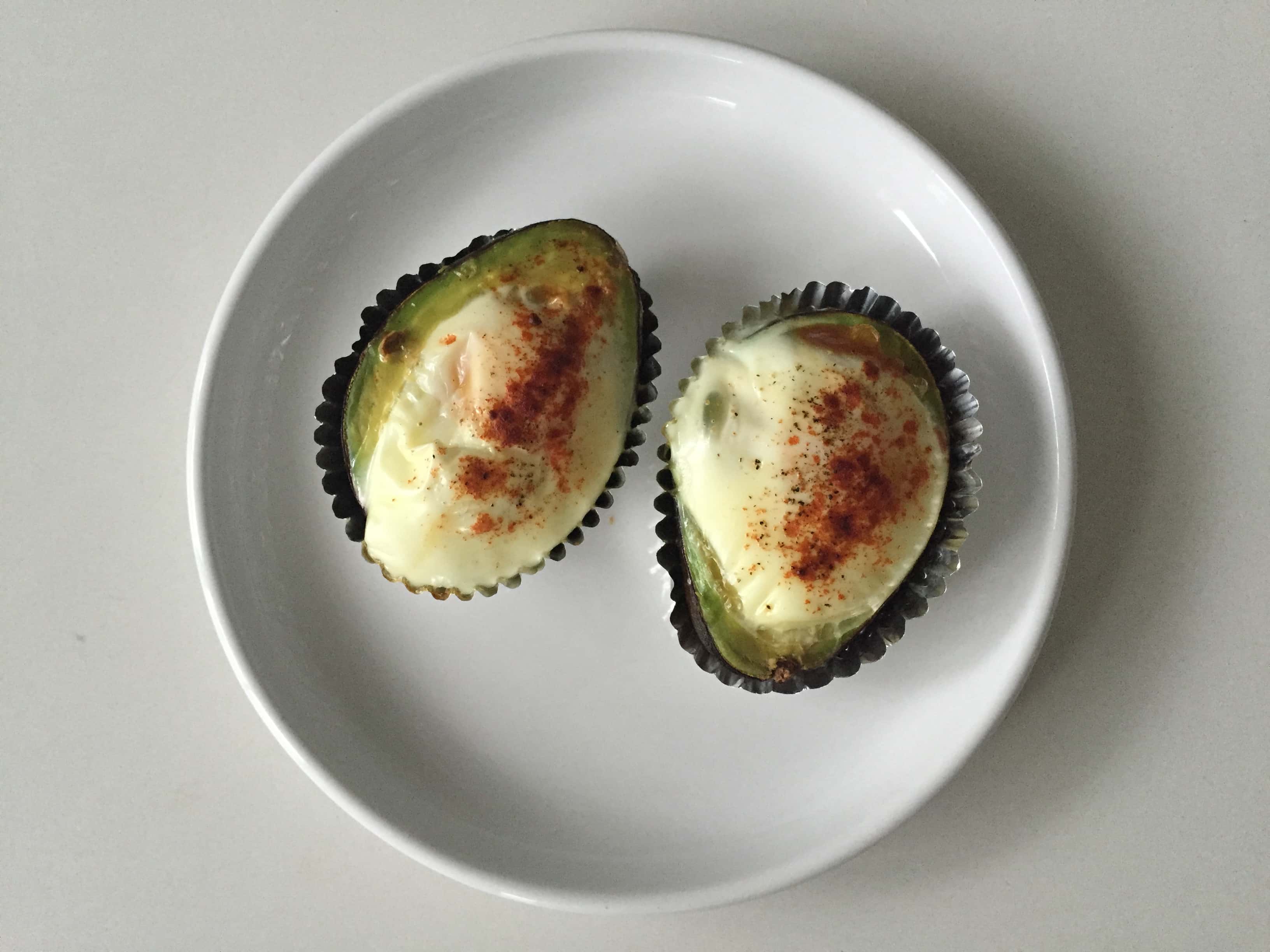 Healthy gluten-free recipe: baked avocado and eggs