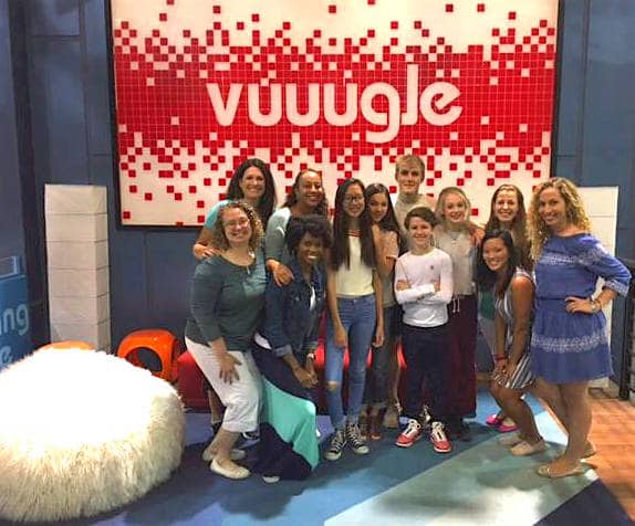 Bloggers with Bizaardvark cast