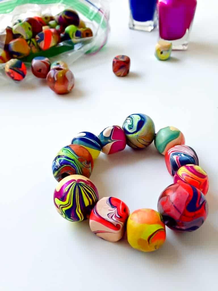 Nail polish marbled beads bracelet DIY tutorial
