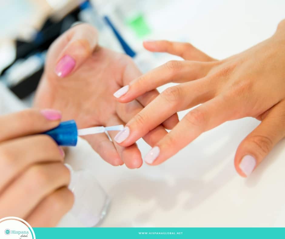 Keeping nails healthy is a priority when the temps drop. A celebrity manicurist shares her best tips to keep nails and hands moisturized so your manicure lasts longer.