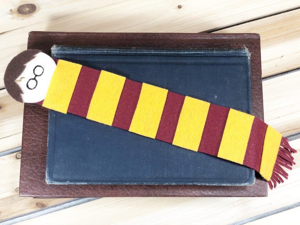 DIY Harry Potter Felt Bookmark Tutorial - Mama Cheaps®