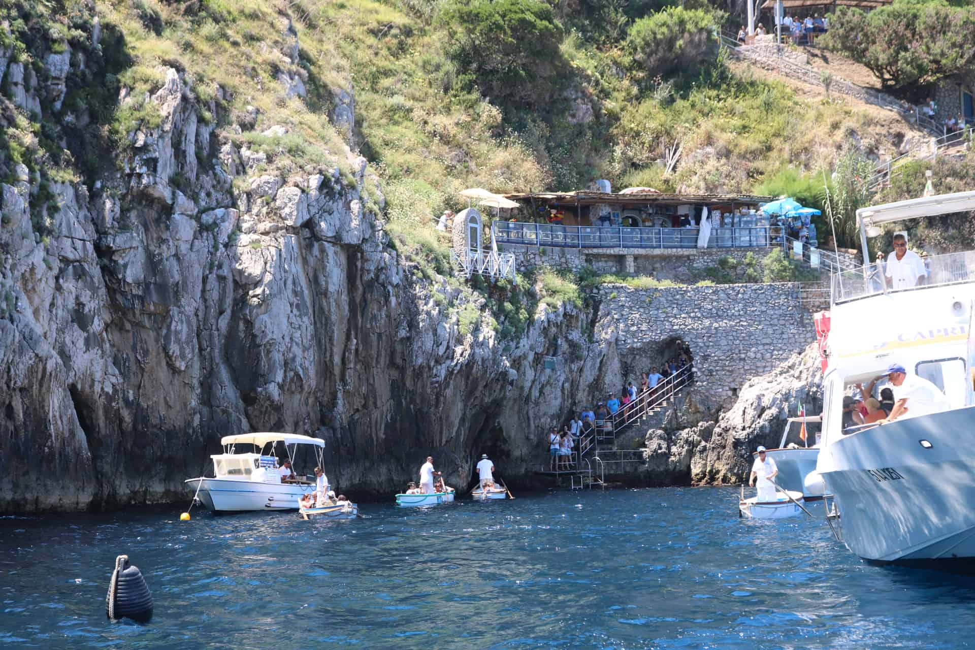 How to Enter the Capri Blue Grotto in Italy - Capri (Grotta