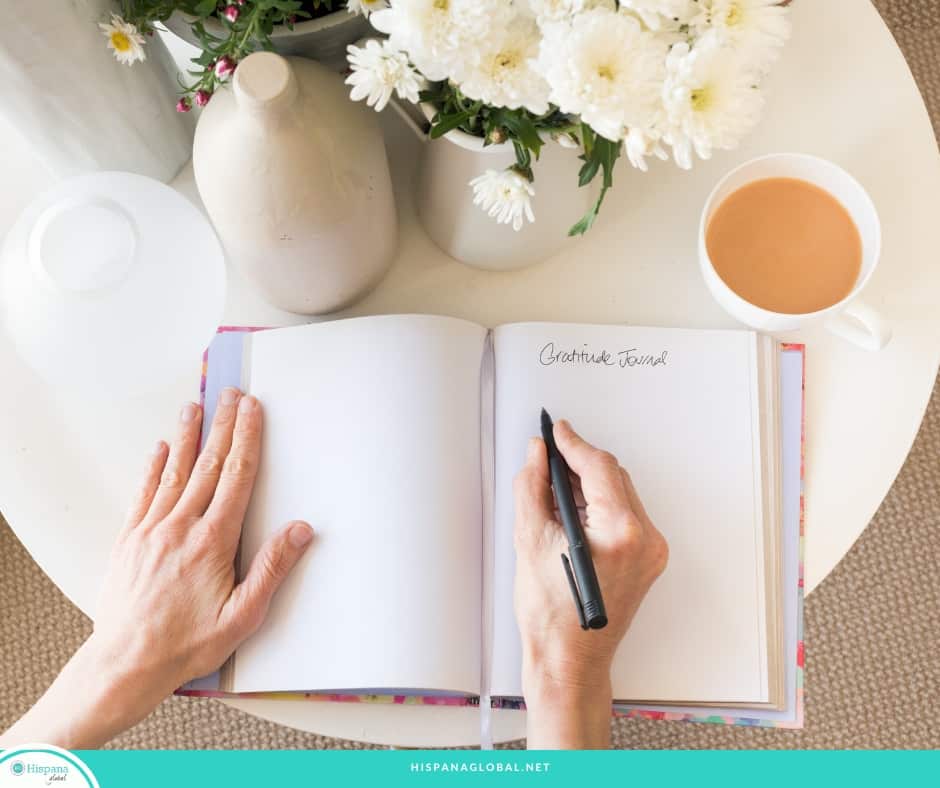 How to make a gratitude journal in 5 easy steps