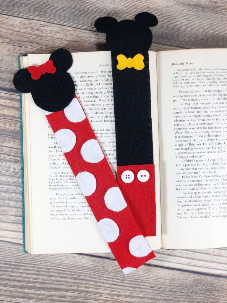 How to make Mickey and Minnie Mouse bookmarks