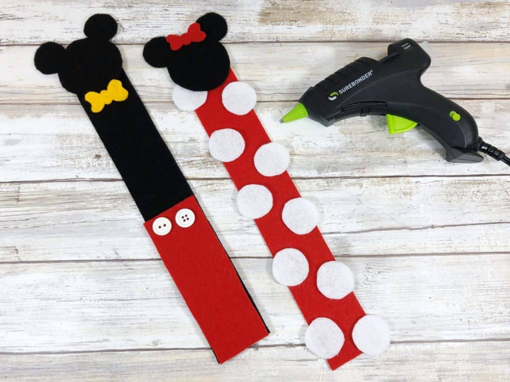 How to make Mickey and Minnie Mouse bookmarks process