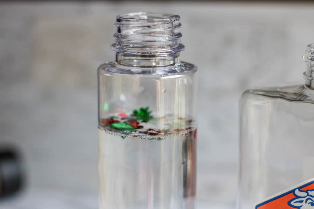 This cool craft for kids is also extremely relaxing. Here's how to make a Christmas sensory bottle, step by step.