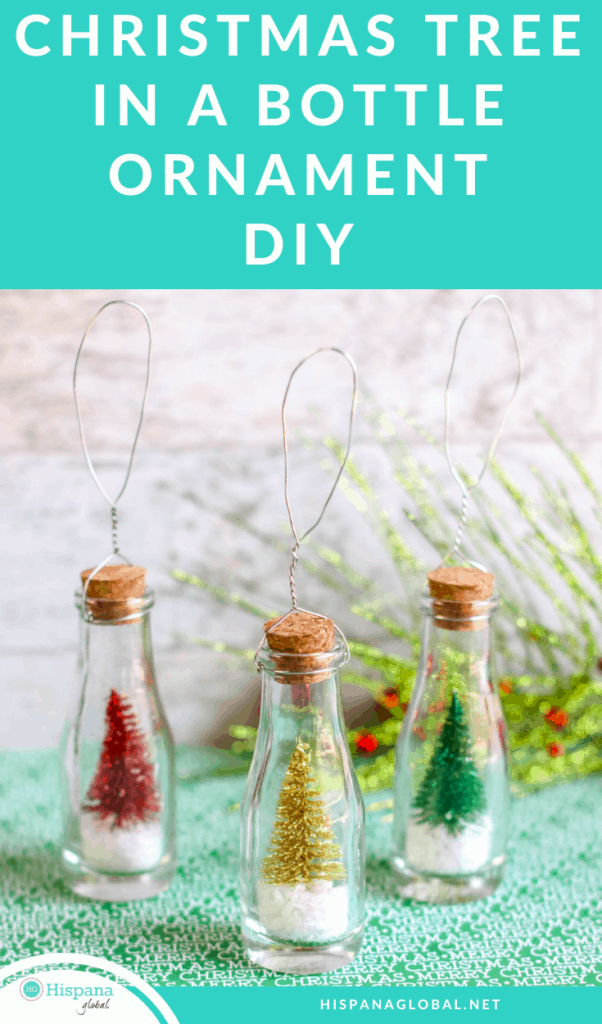 This Christmas tree in a bottle ornament is a very easy craft that you can make with your children. This adorable DIY only requires 4 steps!