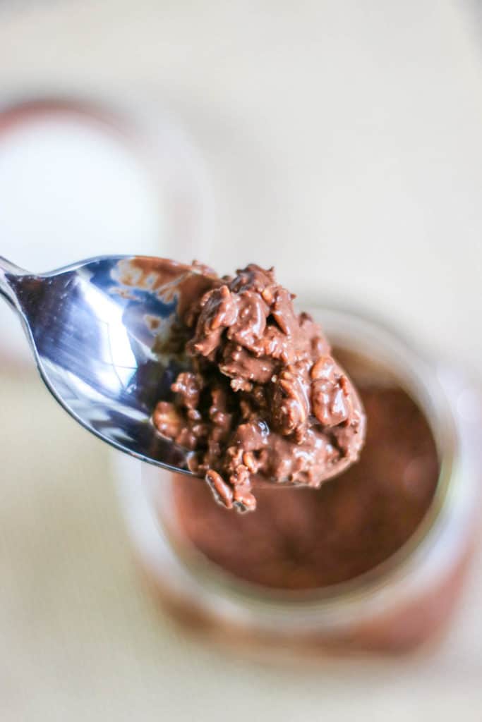 Making your breakfast the night before saves you so much time and this brownie batter overnight oats recipe is healthy, easy, and truly delicious. Try it!