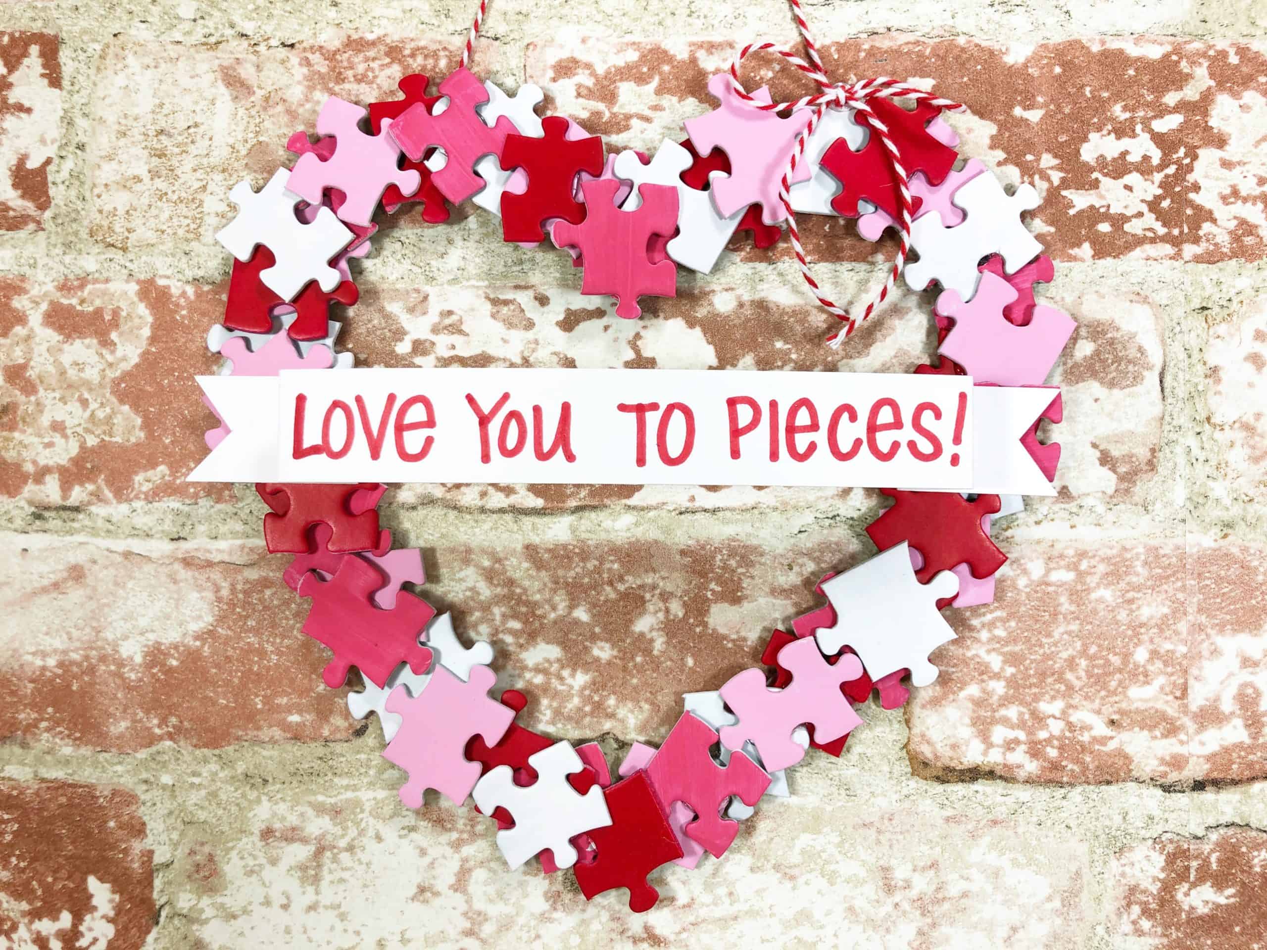 Fun DIY: How to make a heart wreath with puzzle pieces
