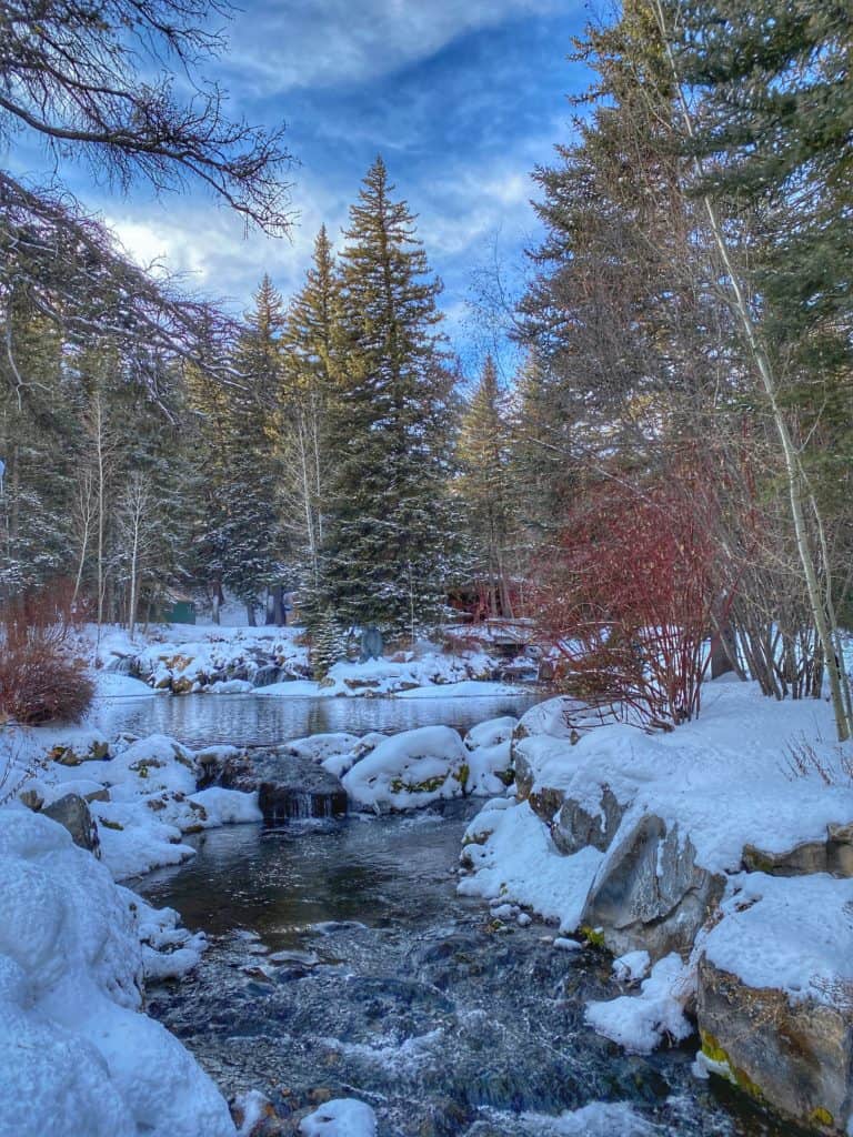 Sundance Mountain Resort offers powdery snow for skiers and snowboarders, rustic luxury, and a laid back atmosphere. It's perfect to destress.