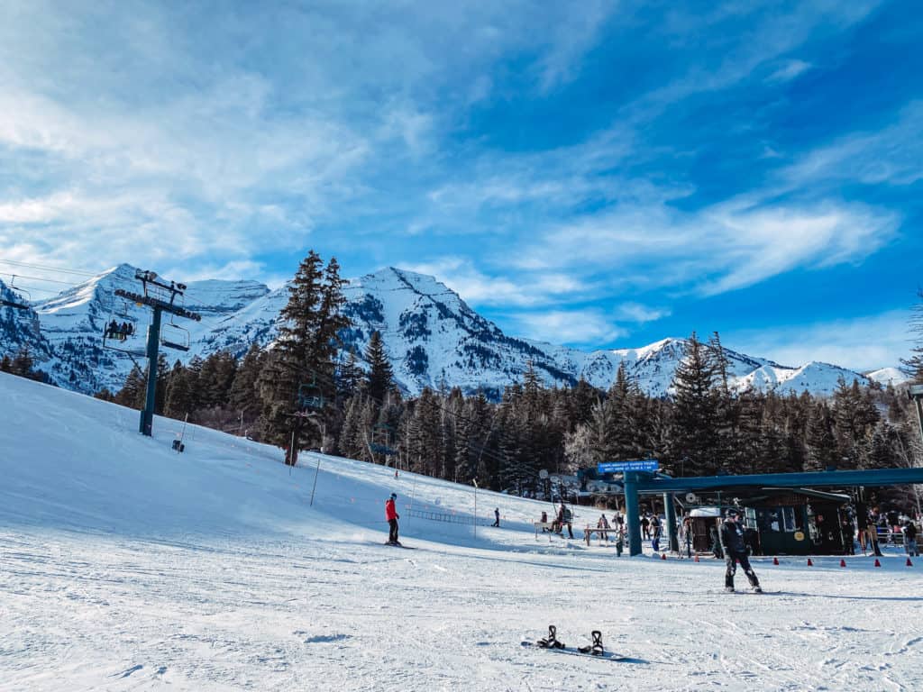 Sundance Mountain Resort offers powdery snow for skiers and snowboarders, rustic luxury, and a laid back atmosphere. It's perfect to destress.