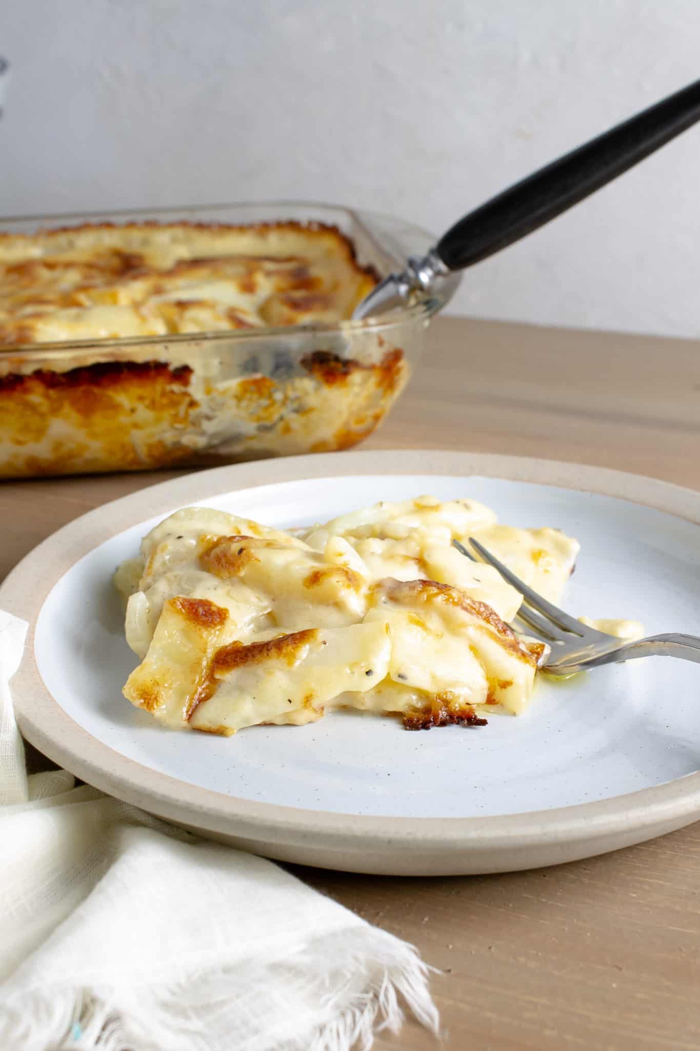 Yummy and easy cheese potato bake recipe - Hispana Global