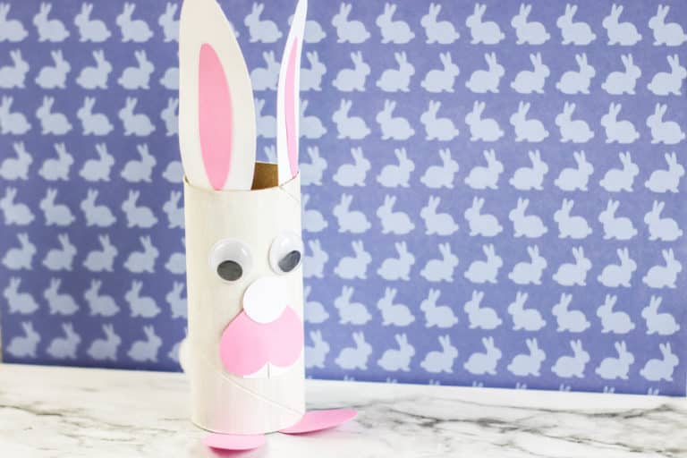 Easy Easter craft: toilet paper roll bunny