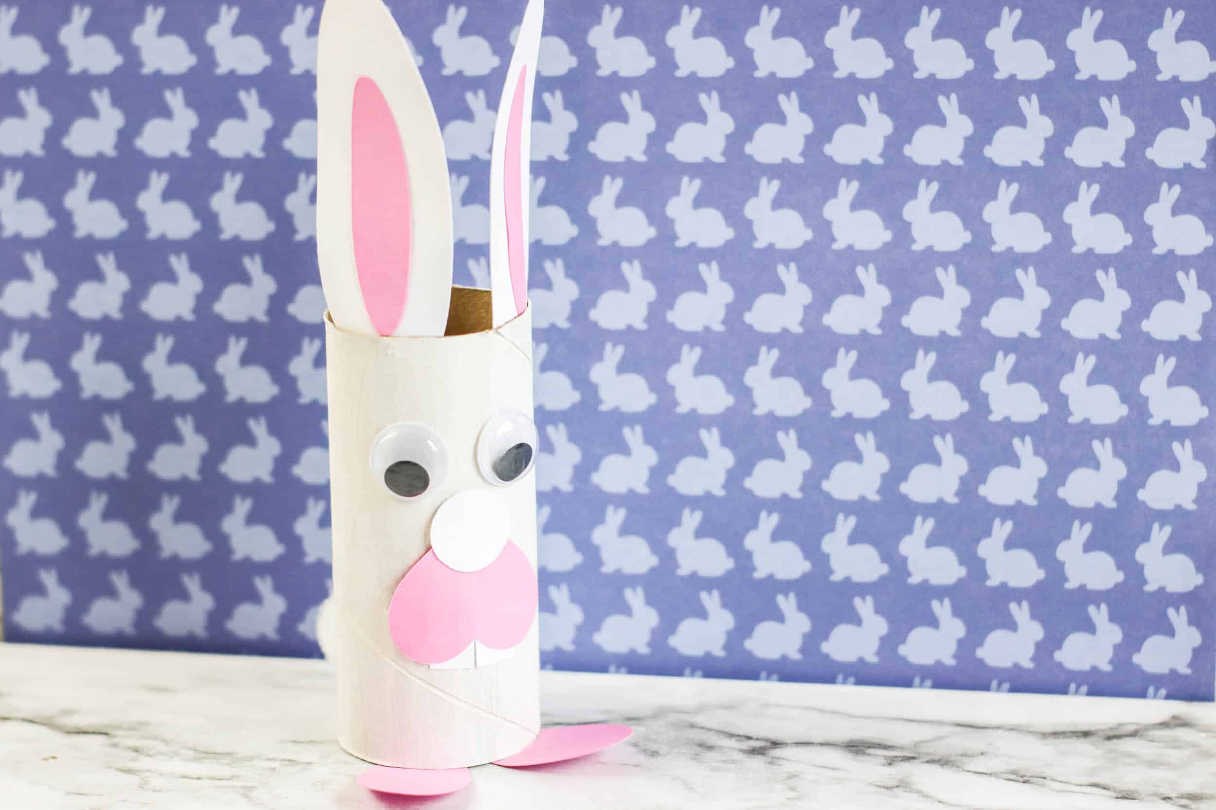 Easy Easter craft: toilet paper roll bunny