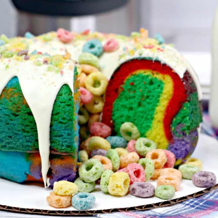 Unicorn 2024 bundt cake