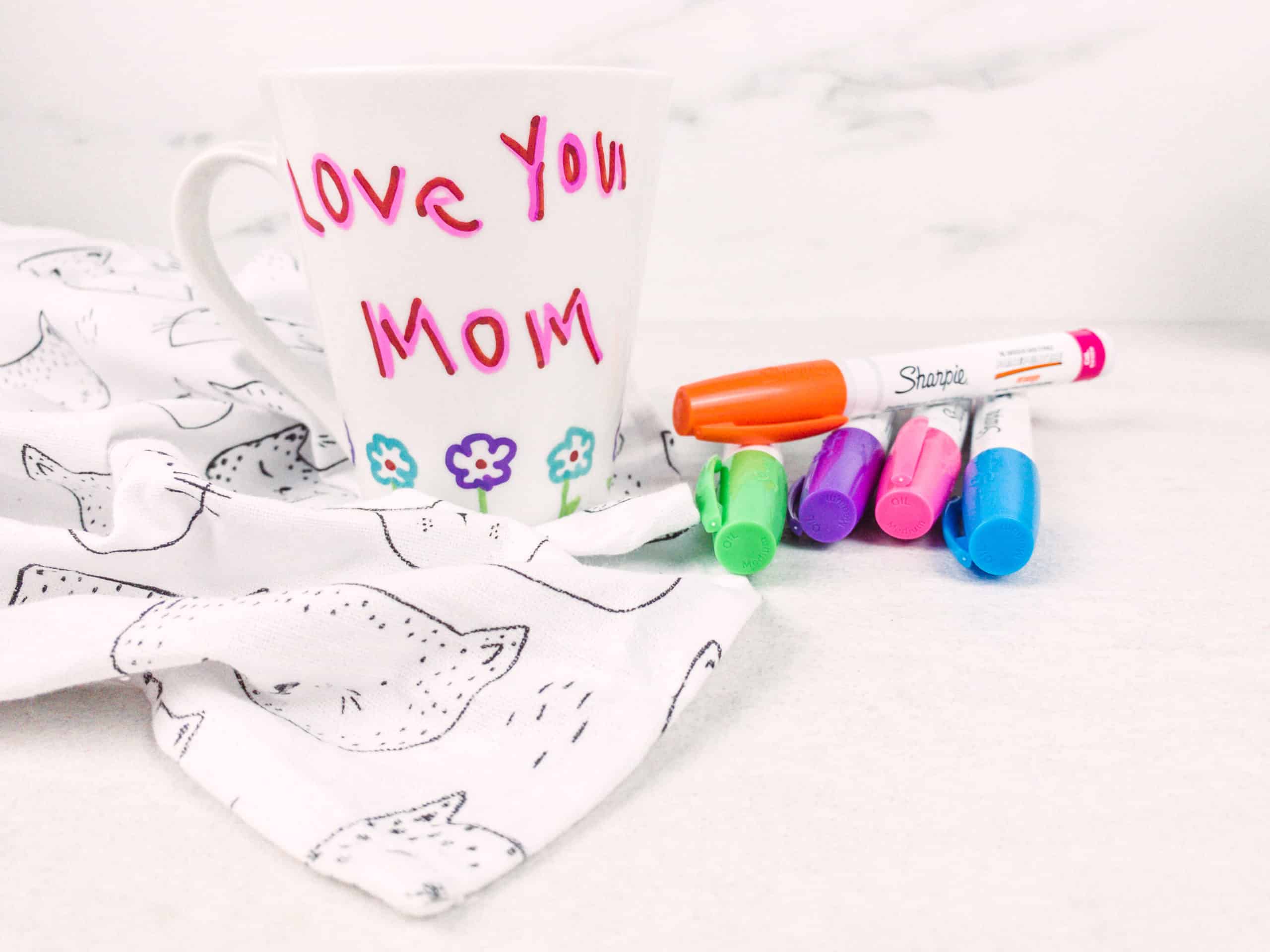 How to make a personalized mug for Mother’s Day with markers