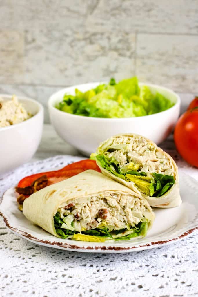 These easy chicken salad wraps are so yummy! There´s even a gluten free option.