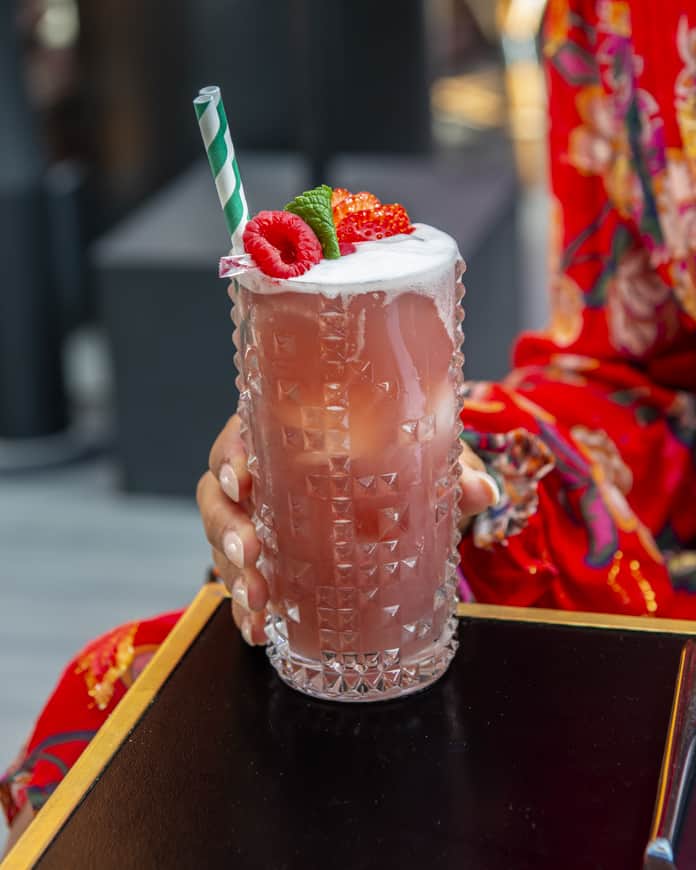 This hibiscus iced tea is so refreshing! We have the original recipe from the ultra chic Fauchon L'Hotel in Paris.