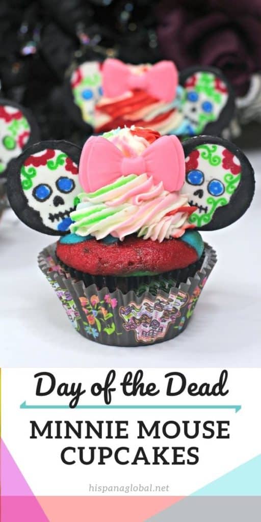 These Day of the Dead cupcakes are a beautiful way to honor the memory of our loved ones. Children also love them because they're inspired by Minnie Mouse!