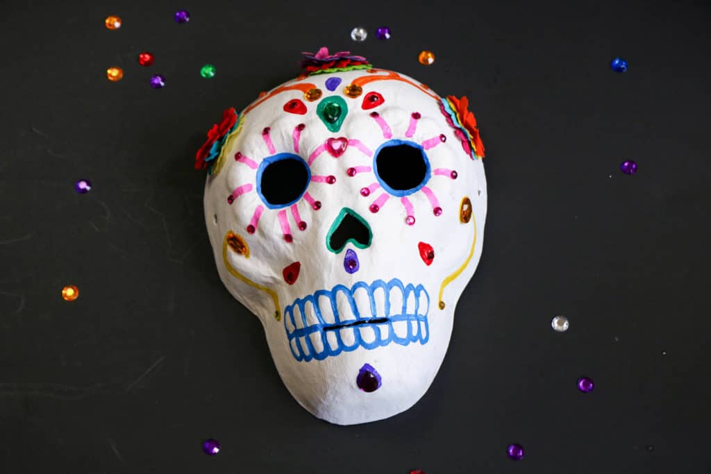 dia de los muertos skull decorations