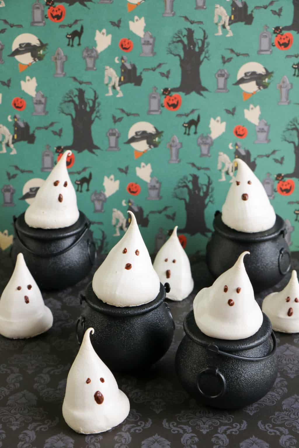 Spooky Ghost Meringues - Hispana Global