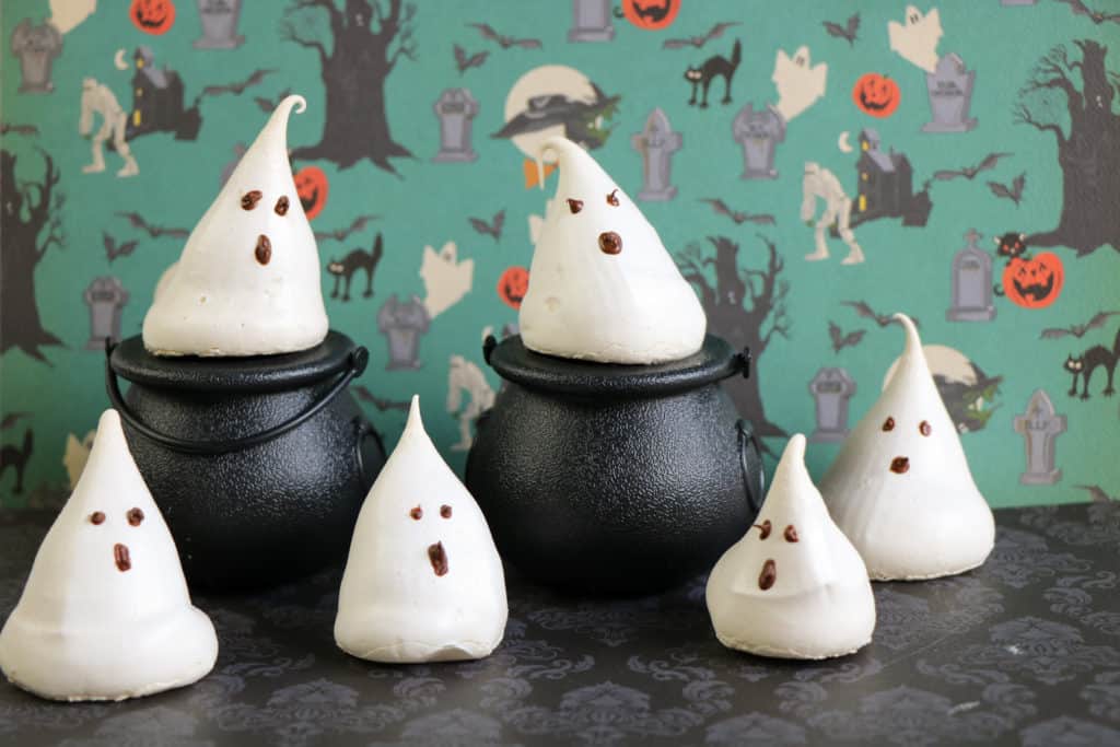 These spooky ghost meringues are perfect for your Halloween table. Not only are they super easy to make, but they’re also gluten free. 