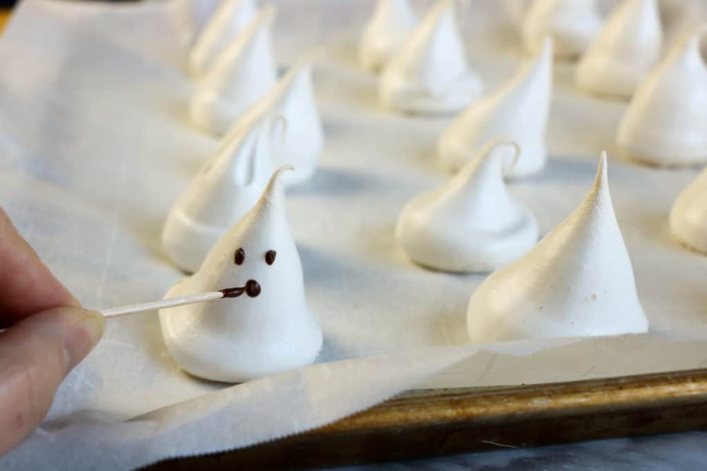 These spooky ghost meringues are perfect for your Halloween table. Not only are they super easy to make, but they’re also gluten free. 