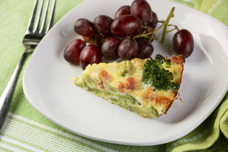 If you're looking for a delicious gluten-free dinner recipe, you'll love this easy ham and Gruyère cheese quiche, which is crustless.