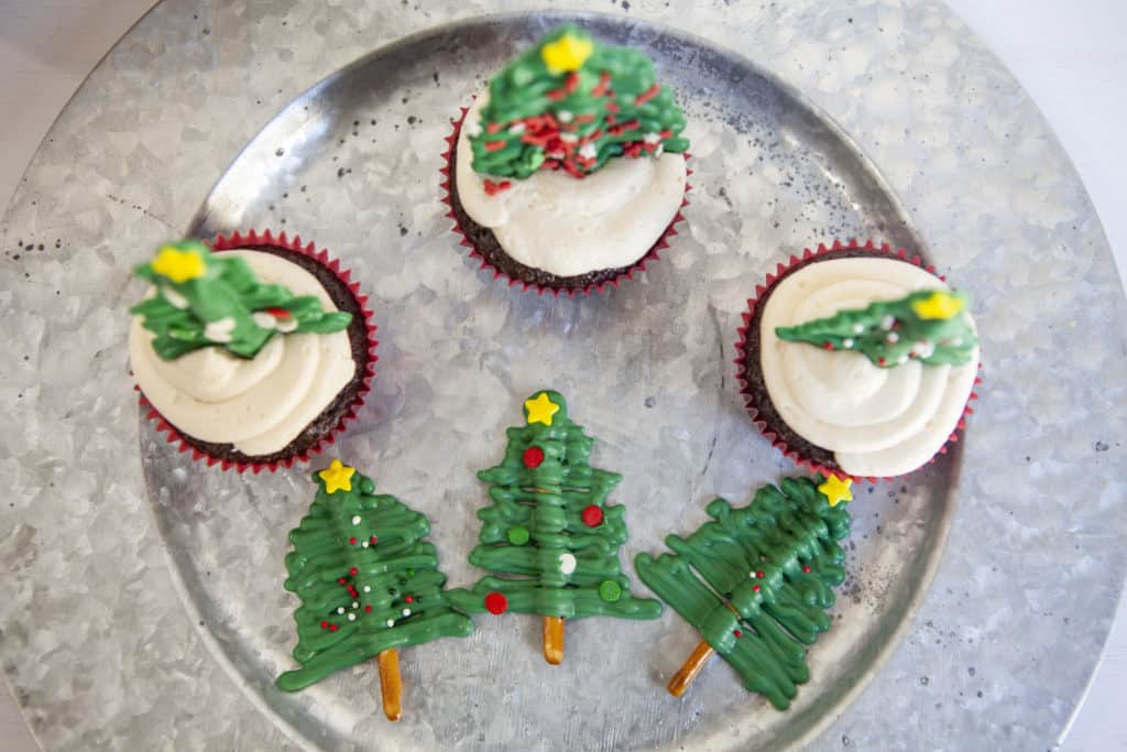 How to make stunning Christmas tree cupcakes