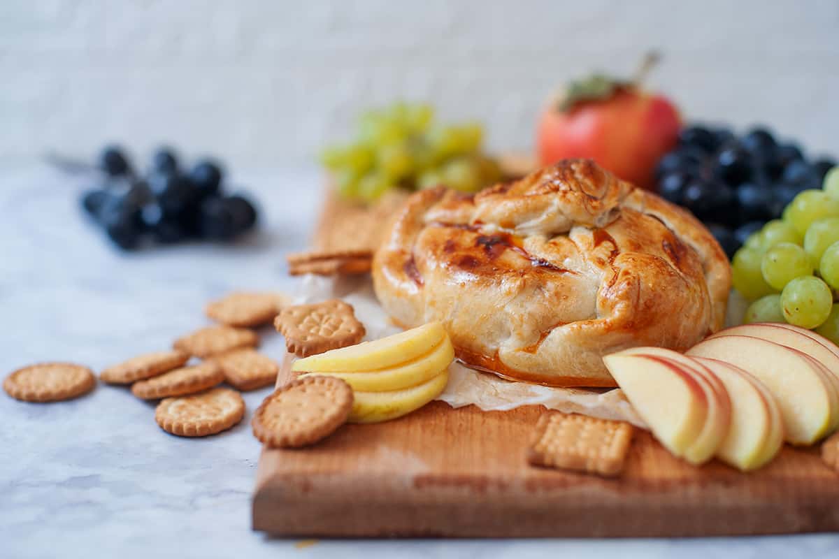 The Best Baked Brie with Puff Pastry