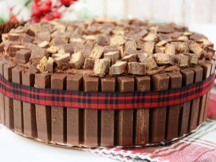 Kitkat Cake – STD Snack2day