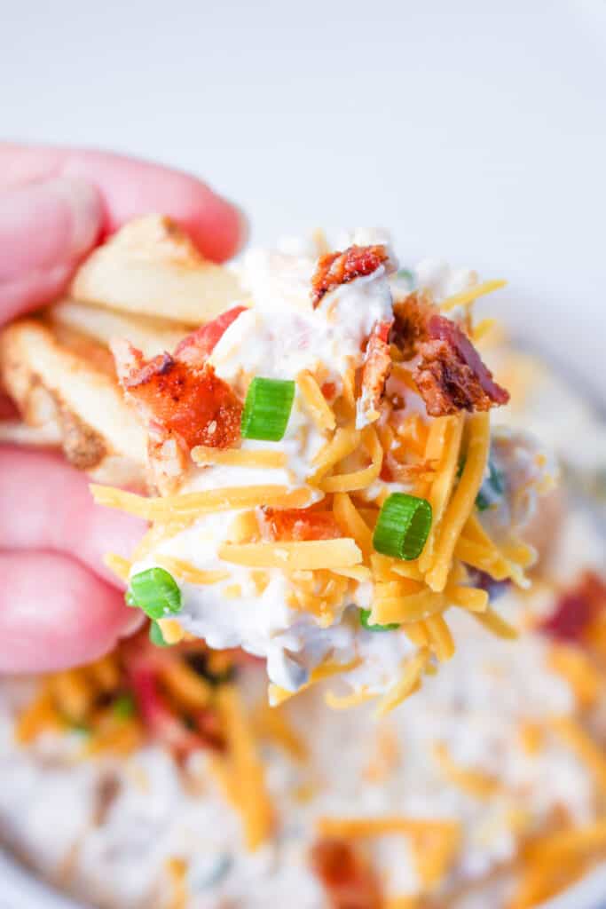  Looking for a delicious and easy-to-make snack to serve during your next game day? Try the best loaded baked potato dip! This creamy and flavorful appetizer is a hit among guests.