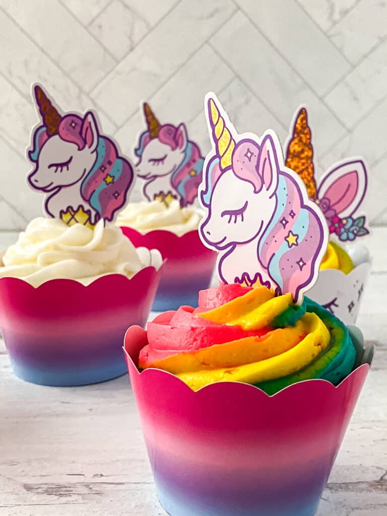 Here are the easiest unicorn cupcakes that you can decorate at home in minutes.