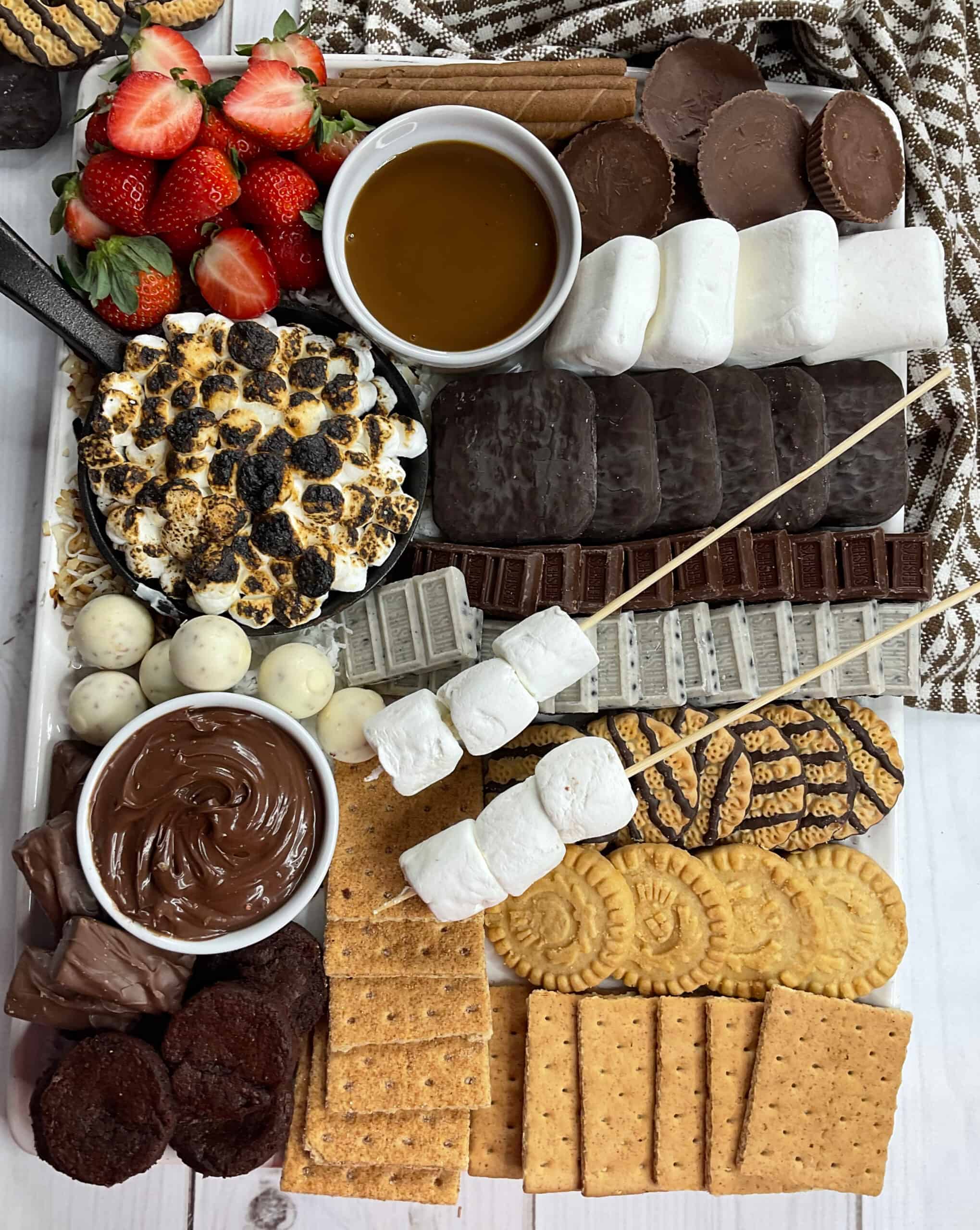 How To Make a S’mores Charcuterie Board
