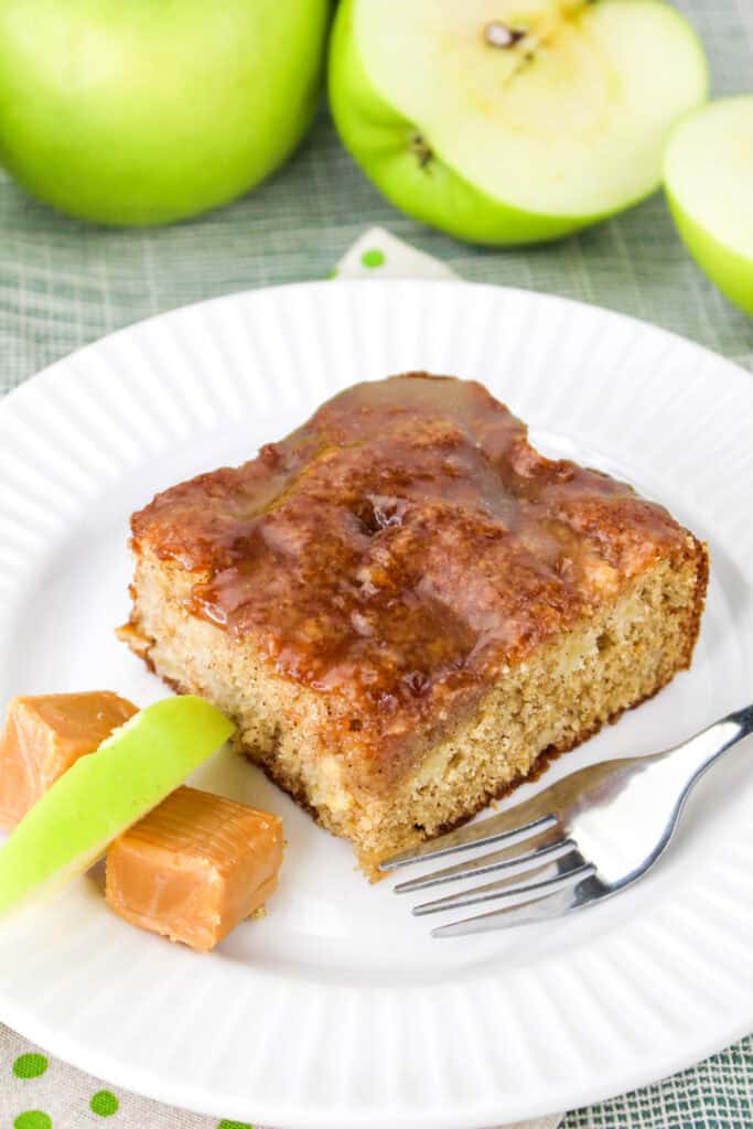 This moist Caramel Apple Cake combines tender apple pieces with a rich caramel glaze, creating the perfect fall dessert. Perfect for fall gatherings or a cozy night in, this cake brings together fresh apples, a homemade caramel sauce and classic spices in such a satisfying way.