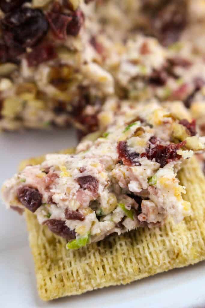 Looking for the perfect appetizer that’s quick, delicious, and festive? This Cranberry Pecan Cheeseball is a game-changer. With a combination of creamy, tangy, and sweet flavors, it’s a crowd-pleaser at any gathering. Whip it up in just 10 minutes!